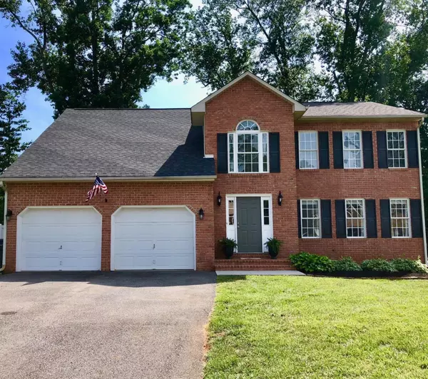 1105 Woods End LN, Forest, VA 24551