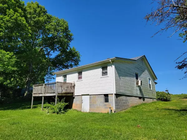 Gladys, VA 24554,344 Mollies Creek RD