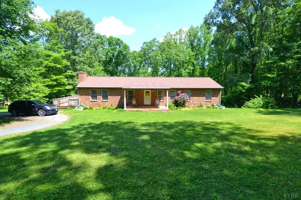 854 Monacan Park RD, Madison Heights, VA 24572