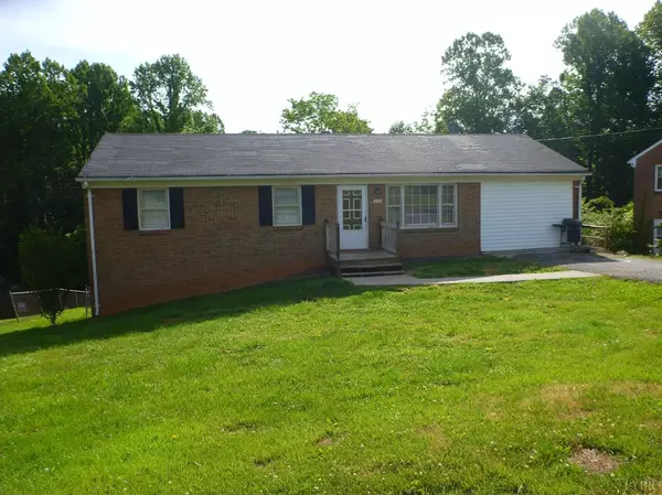 132 Troy LN, Madison Heights, VA 24572