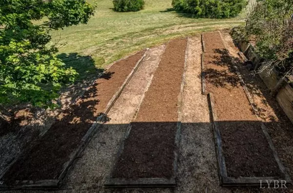 Gladys, VA 24554,8909 Brookneal HWY