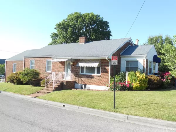 301 Meadow ST, Vinton, VA 24179