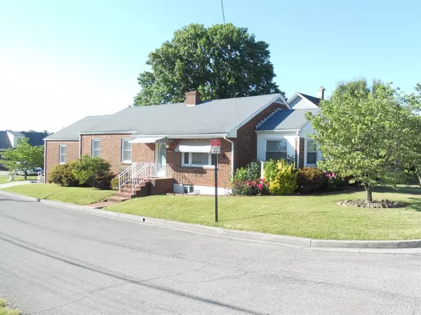 Vinton, VA 24179,301 Meadow ST