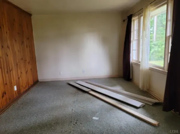 Gladys, VA 24554,515 Whipping Creek RD