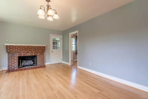 Floyd, VA 24091,502 Oak Hill DR