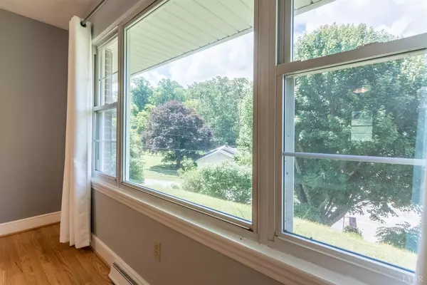 Floyd, VA 24091,502 Oak Hill DR