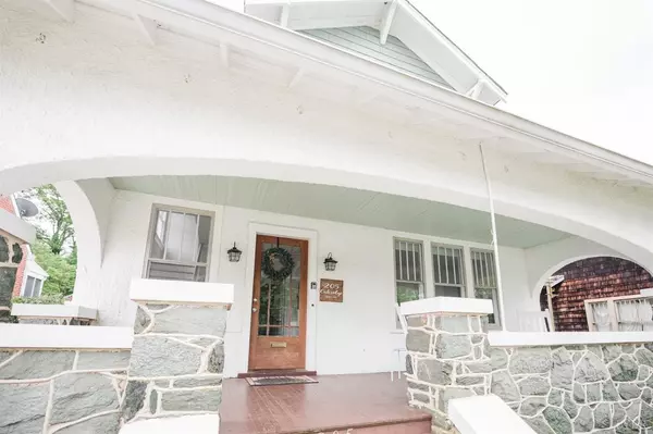 Lynchburg, VA 24502,205 Oakridge BLVD