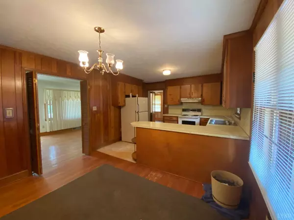 Halifax, VA 24558,1099 Dudley RD