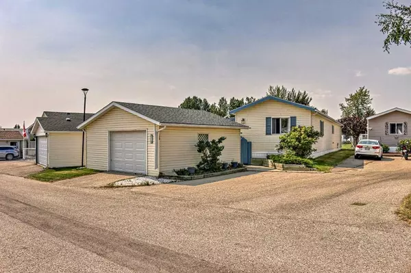 Strathmore, AB T1P 1M8,218 Ranchwood LN