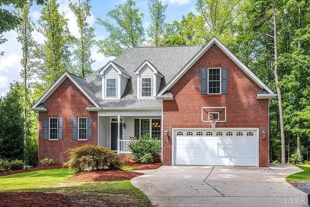 South Boston, VA 24592,1008 Waddell LN