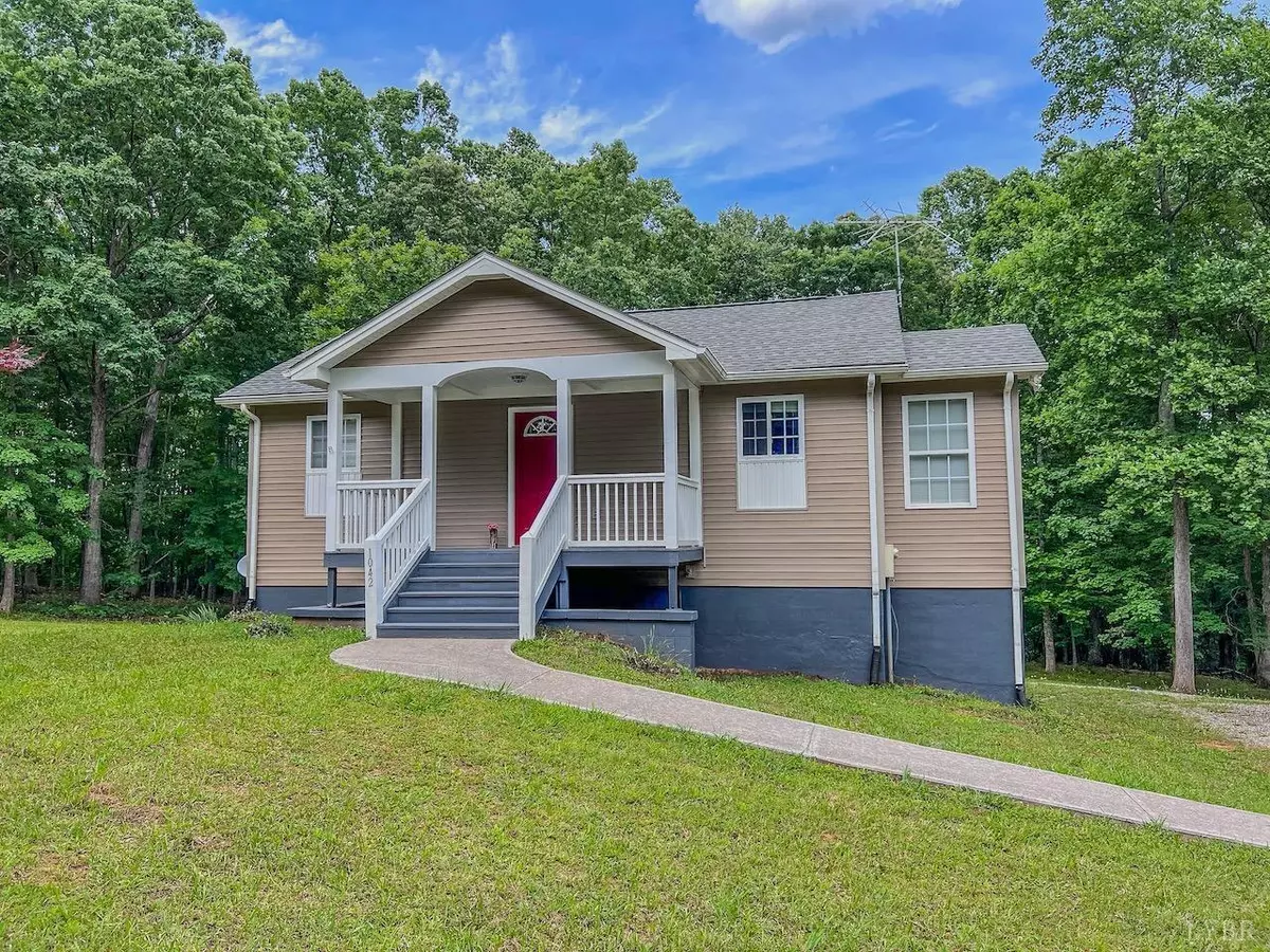 Moneta, VA 24121,1042 Flint PL