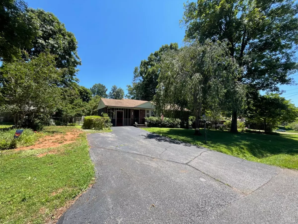 Lynchburg, VA 24501,1100 Craigmont DR