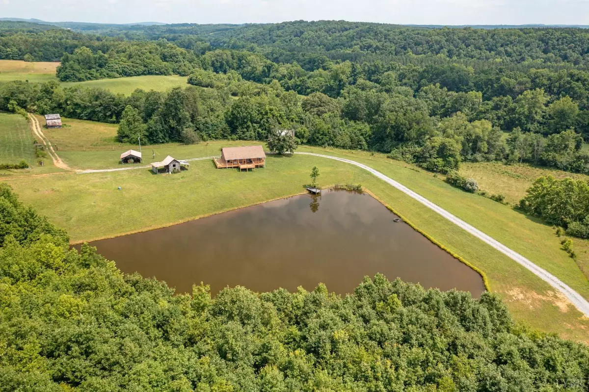 Hurt, VA 24563,335 Easome RD