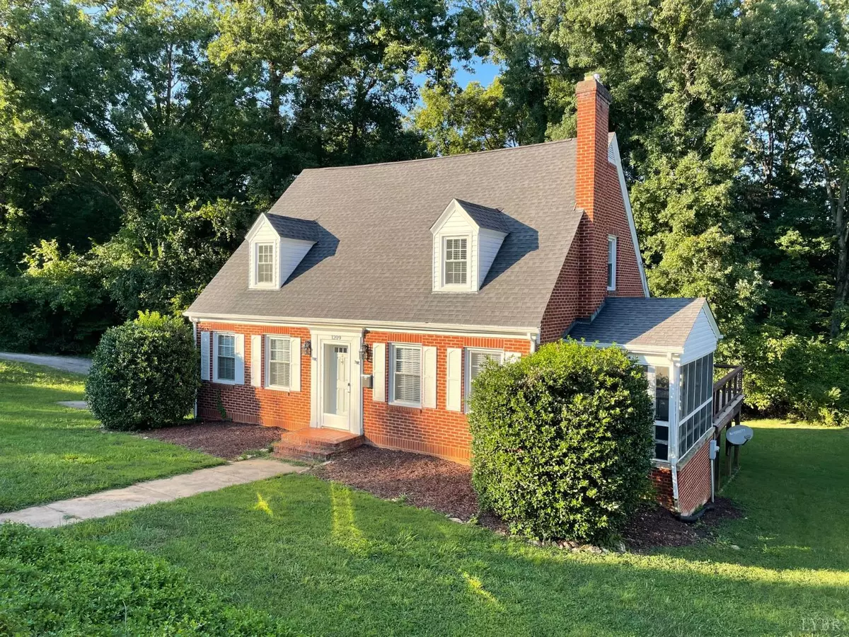 Altavista, VA 24517,1209 Bedford Avenue