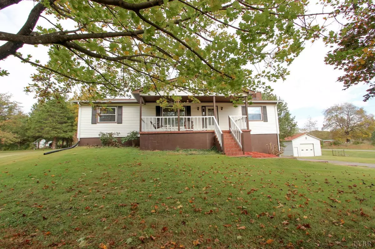 Moneta, VA 24121,1122 Oakview CT