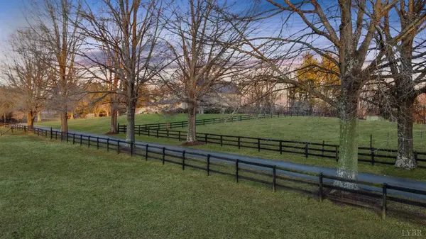 13662 Forest RD, Forest, VA 24551