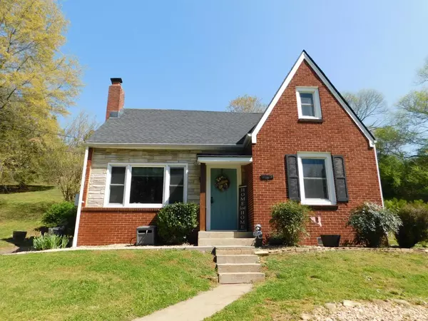 1625 Riverside CIR, Big Island, VA 24526