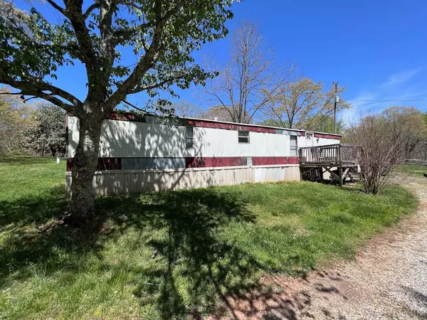 Shipman, VA 22971,233 Peavine LN