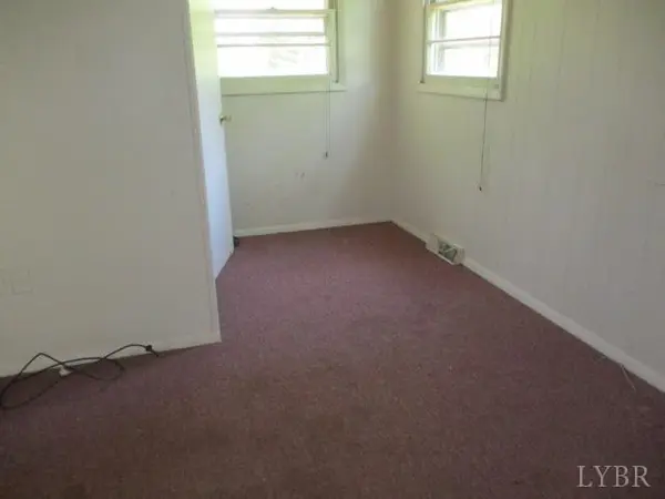 Hurt, VA 24563,210 School RD