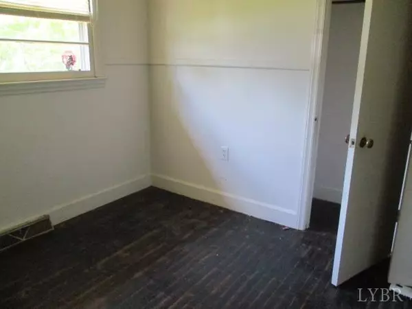 Hurt, VA 24563,210 School RD