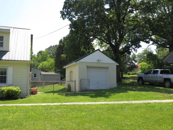 Brookneal, VA 24528,403 Cook Avenue