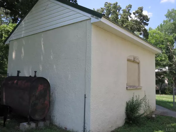 Brookneal, VA 24528,403 Cook Avenue