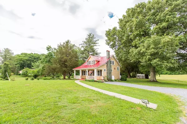 Gladys, VA 24554,9399 Brookneal Hwy