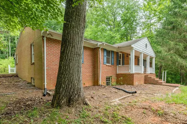 Goode, VA 24556,6830 Charlemont RD