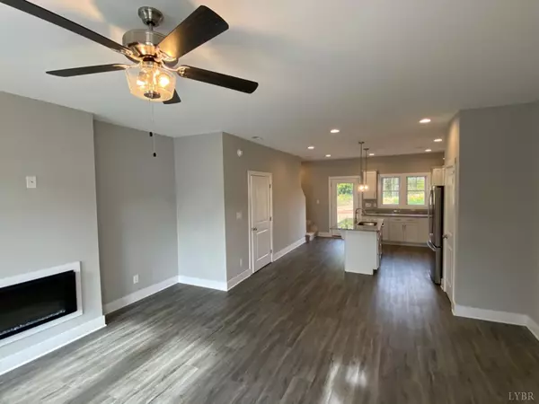 Lynchburg, VA 24501,76 High ST