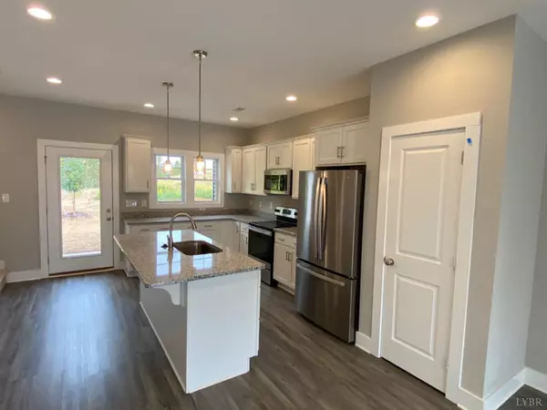 Lynchburg, VA 24501,76 High ST