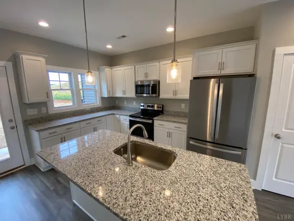 Lynchburg, VA 24501,76 High ST