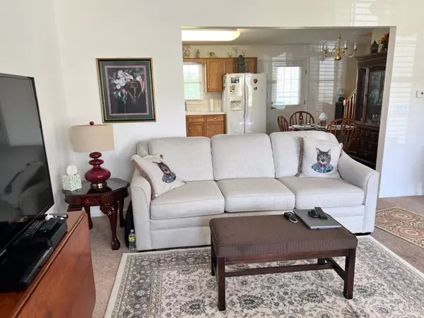 Hurt, VA 24563,106 Kent CIR