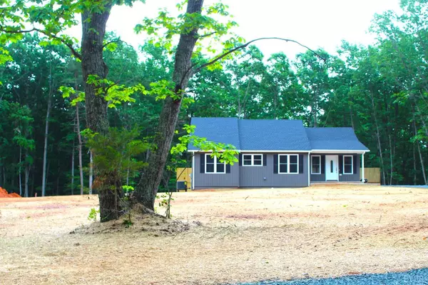 Appomattox, VA 24522,574 N Creek RD