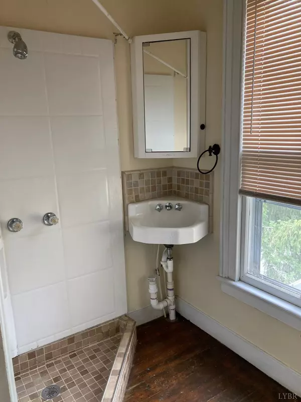 Lynchburg, VA 24504,611 Madison ST