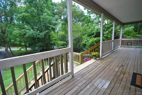 Lynchburg, VA 24502,115 Fox Crest DR