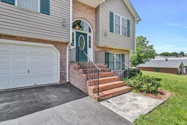 Vinton, VA 24179,101 Tobias RD