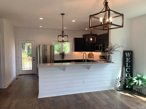 Appomattox, VA 24522,405 North AVE