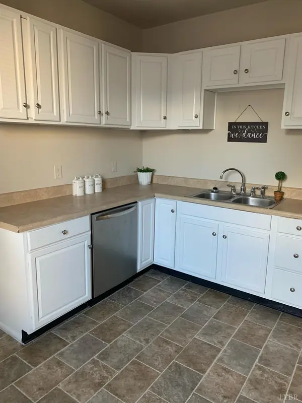 Lynchburg, VA 24501,909 Rockbridge AVE