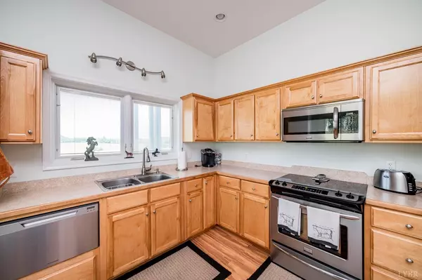 Appomattox, VA 24522,1433 Piney Mountain RD