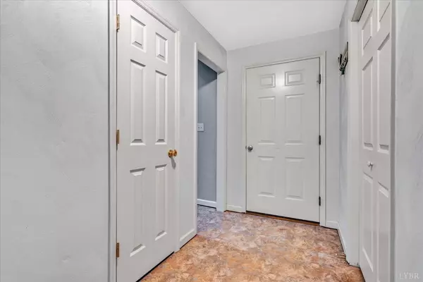 Vinton, VA 24179,258 Raleigh AVE