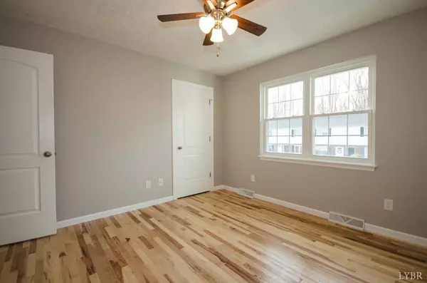 Lynchburg, VA 24502,8022 Timberlake RD