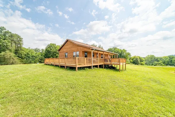 Hurt, VA 24563,335 Easome RD