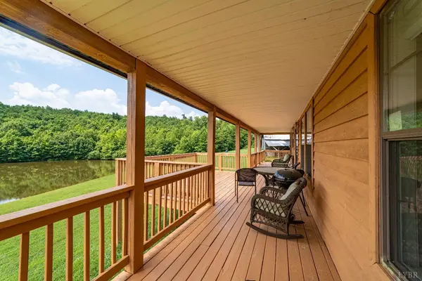 Hurt, VA 24563,335 Easome RD