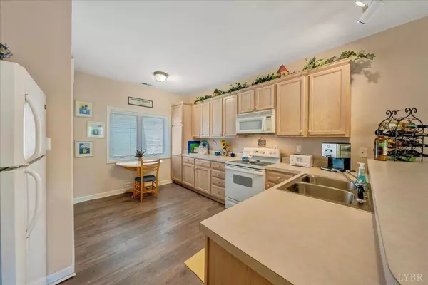 Huddleston, VA 24104,1103 Mariners WAY