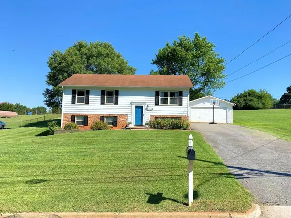 Lynchburg, VA 24502,6112 Pawnee DR