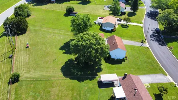 Lynchburg, VA 24502,6112 Pawnee DR