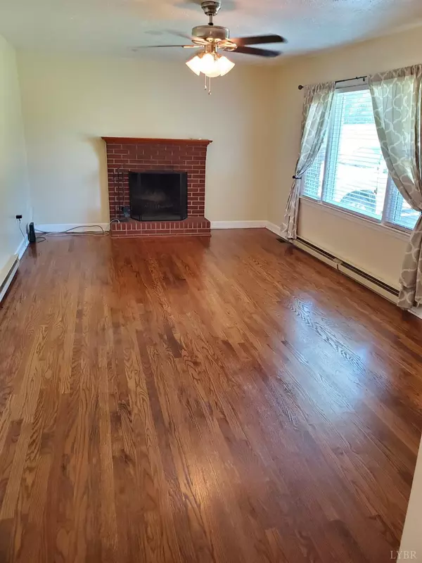 Bedford, VA 24523,1010 Peaks ST