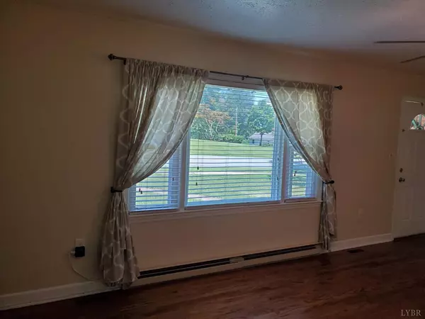 Bedford, VA 24523,1010 Peaks ST