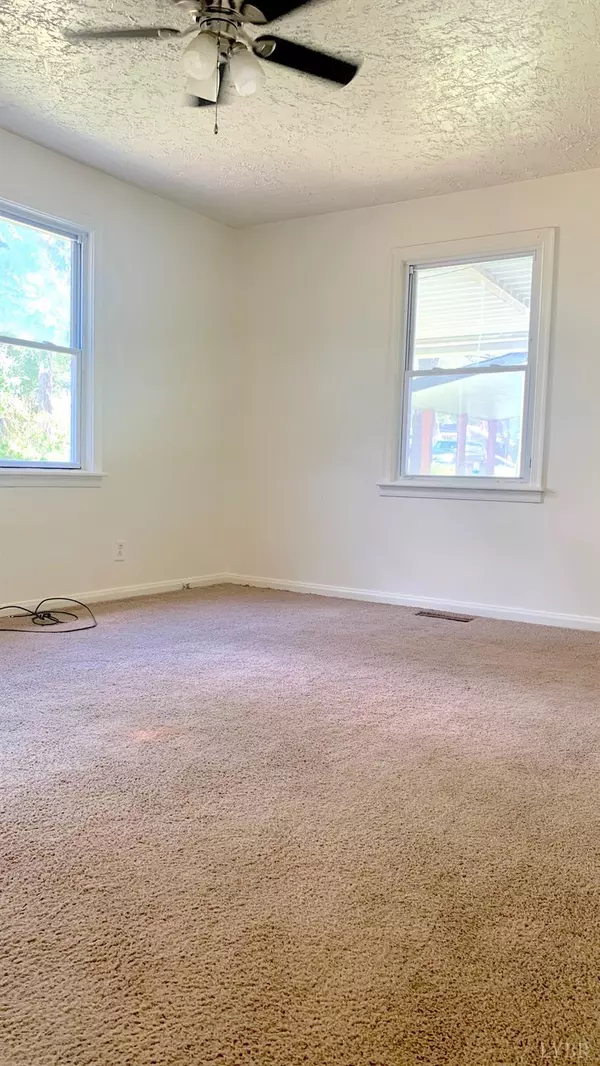 Lynchburg, VA 24501,913 McCausland ST