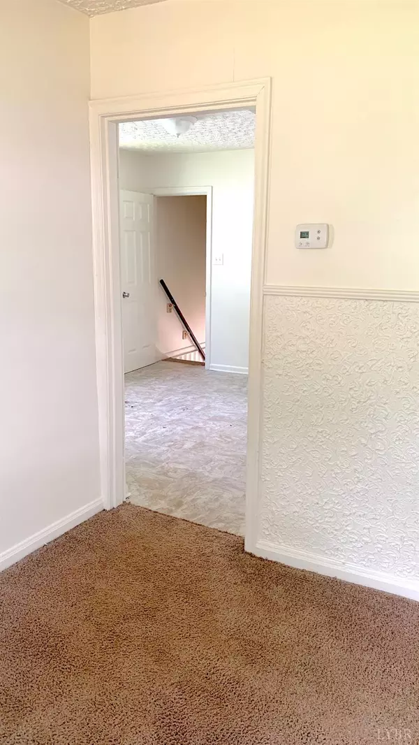 Lynchburg, VA 24501,913 McCausland ST